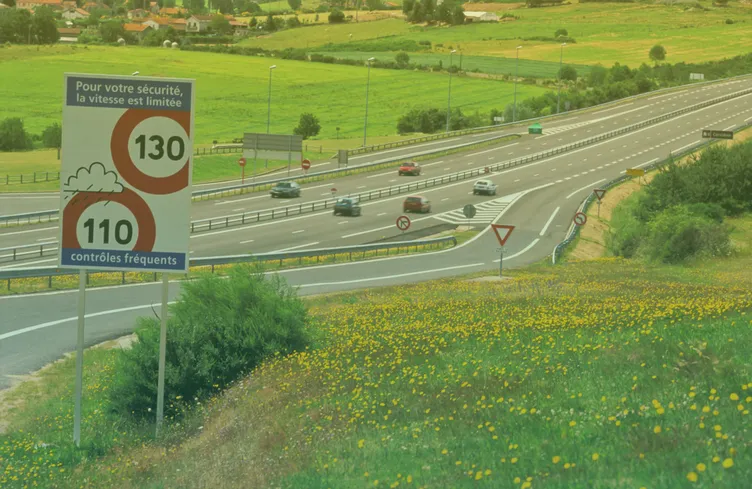 Snelheidsborden in Frankrijk langs de snelweg